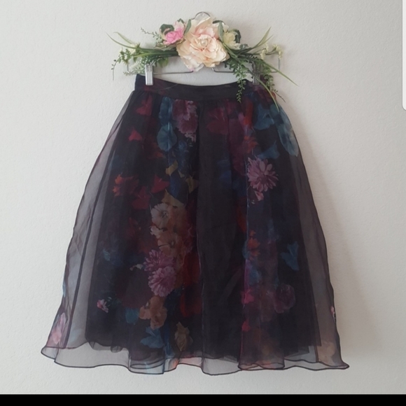 Bebe Floral Skirt - Picture 1 of 4